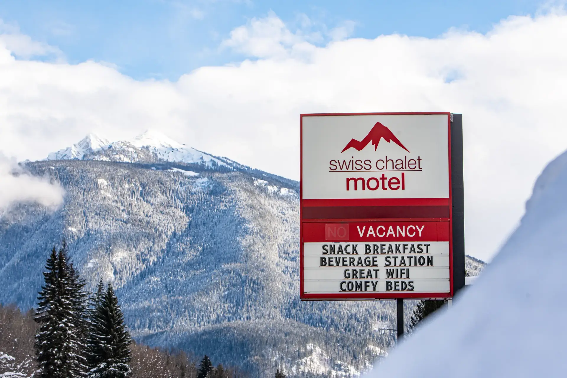 swiss chalet motel 2025 winter 15