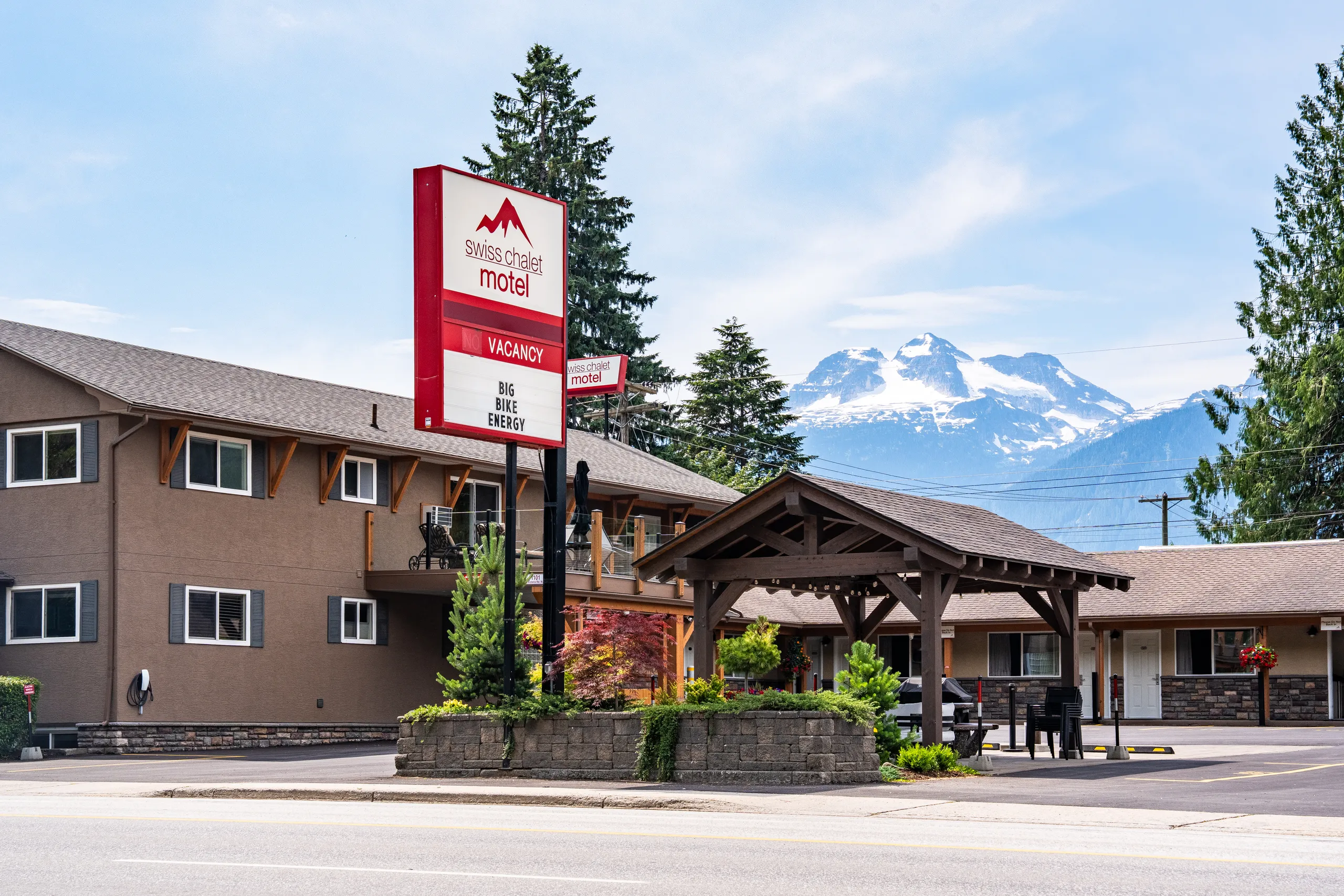 swiss chalet motel 2026 exterior summer 05