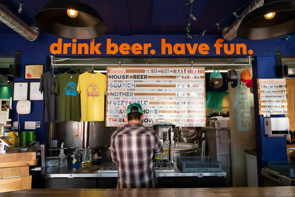 web blog Revelstoke Rumpus Beer Company BC Ale Trail Geoffrey Tomlin Hood